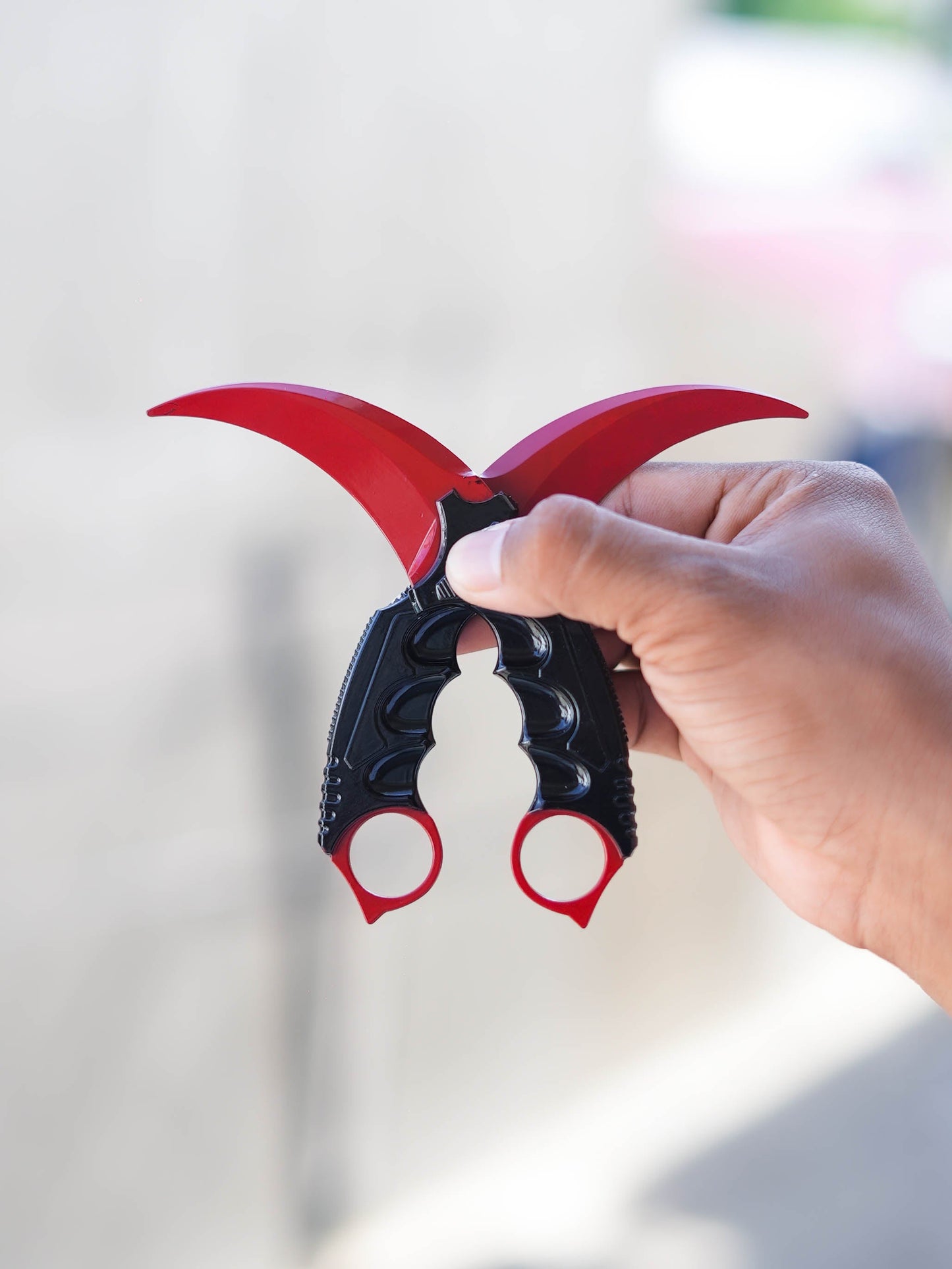 Stunning Crimson Web Karambit - Perfect for CSGO Enthusiasts!