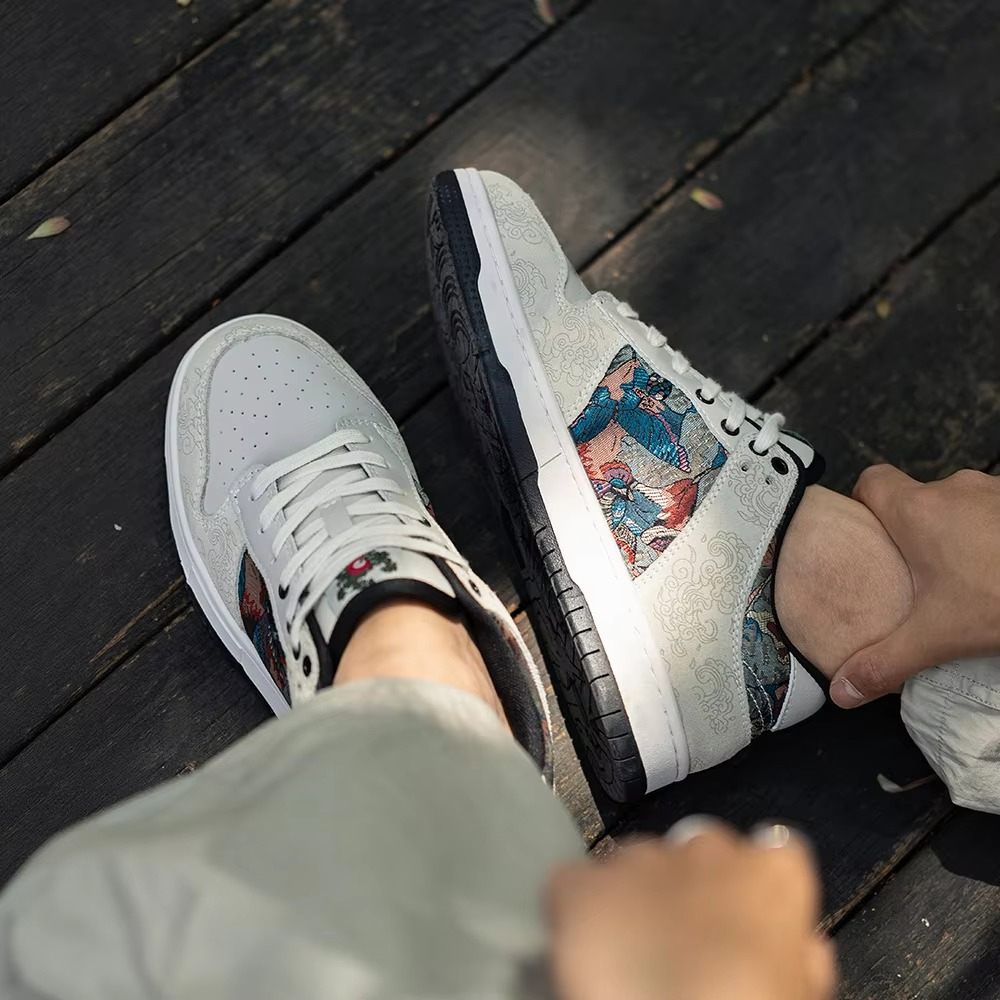 AEROVYNE™ Embroidered Low-Top Retro Sneaker – Artistic Panel Design