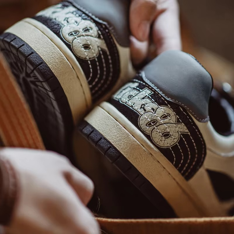 RavenFord™ Vintage ColorBlock Low-Top Sneaker – Retro Street Skate Style